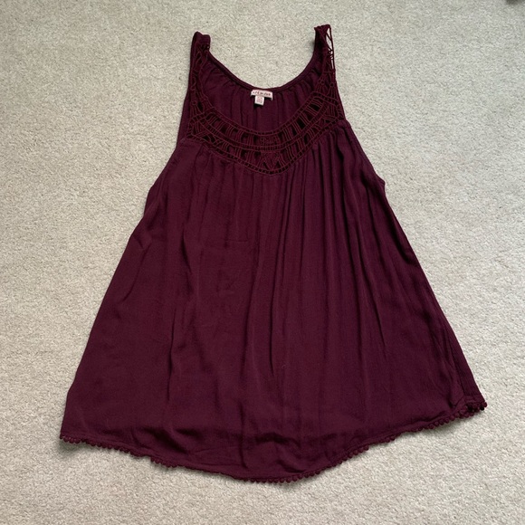 Maroon tank top - Picture 2 of 5
